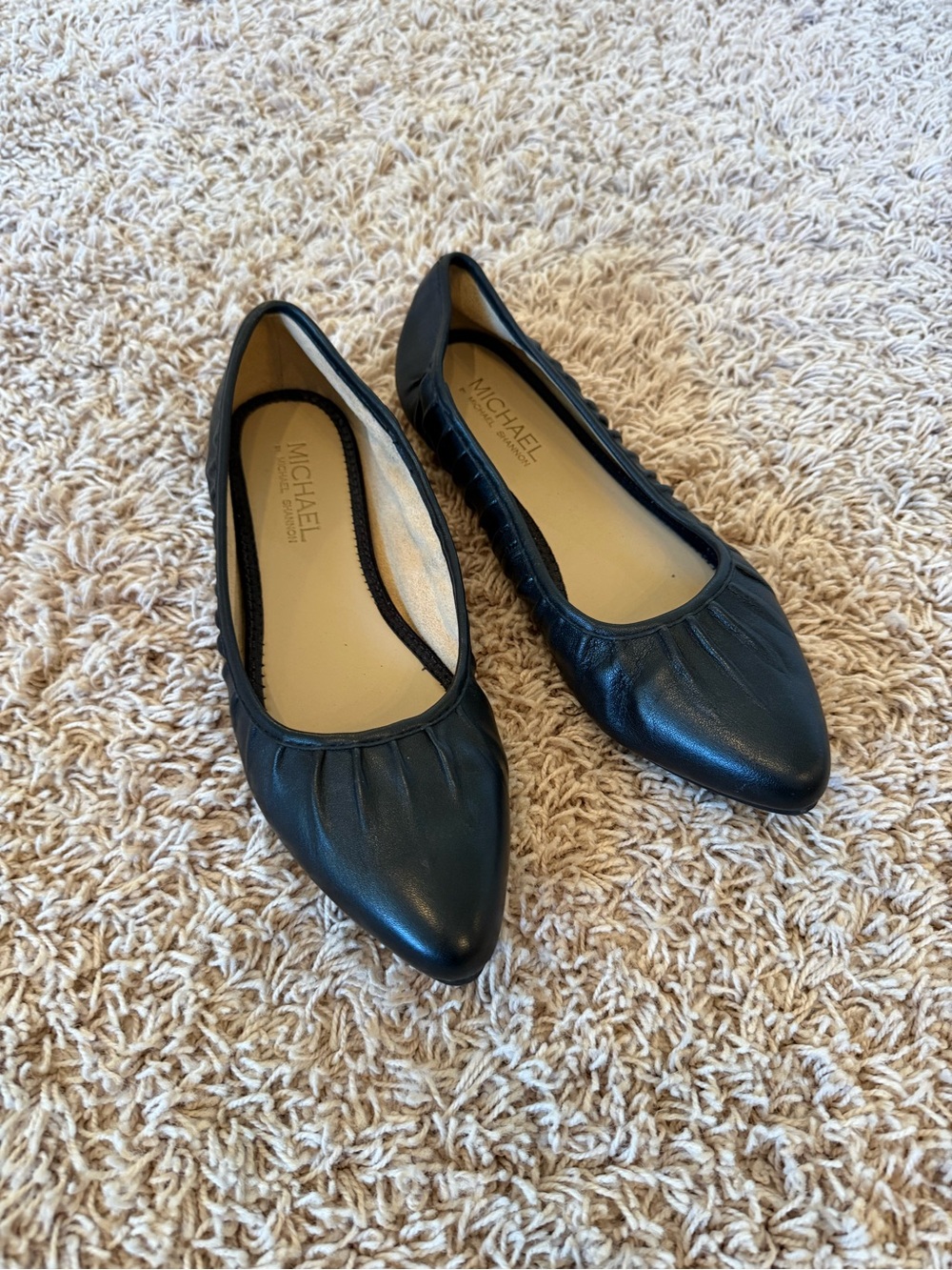 MICHAEL Michael Kors Black Pointed-Toe Leather Flats